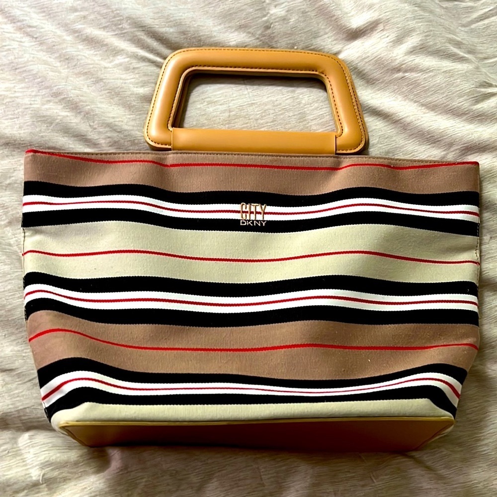 DKNY City bag, excellent condition. Used once for an event.